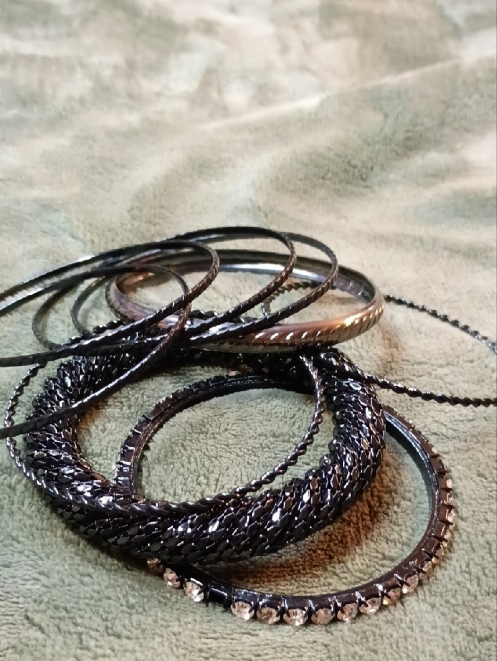 Source Unknown Black Rhinestone Stackable Bangle Bracelet Set - Picture 4 of 5